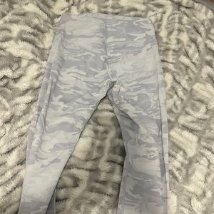 Lululemon white camp ribbed leggings 25”